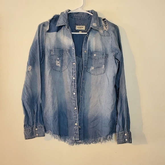 Express Boyfriend Distressed Chambray Top size small. - Picture 2 of 9